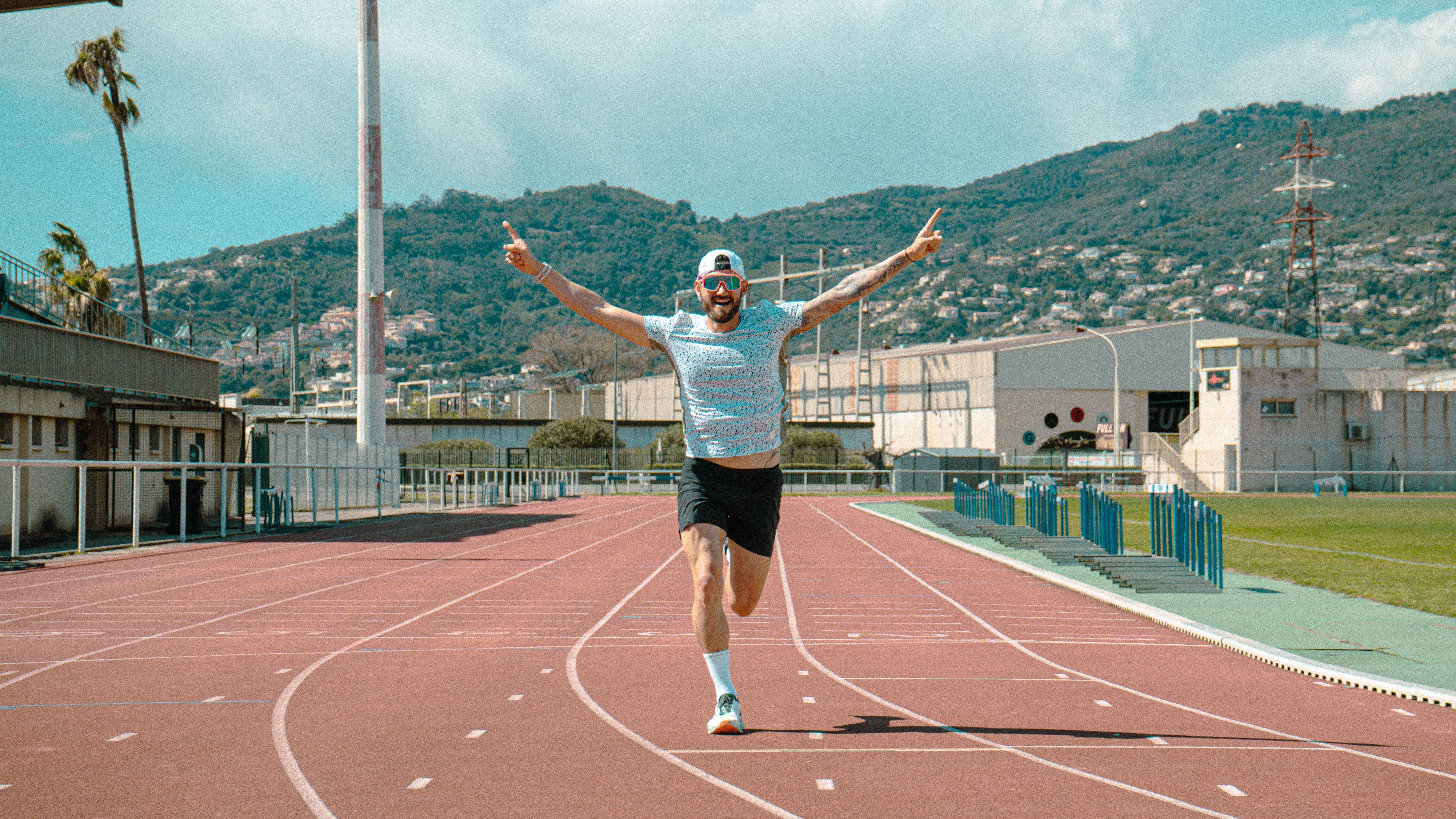 Comparatif 2025 : Maillot Running et Trail Homme – La Roda vs Nike, Adidas, On, Cimalp, New Balance, Decathlon et Under Armour