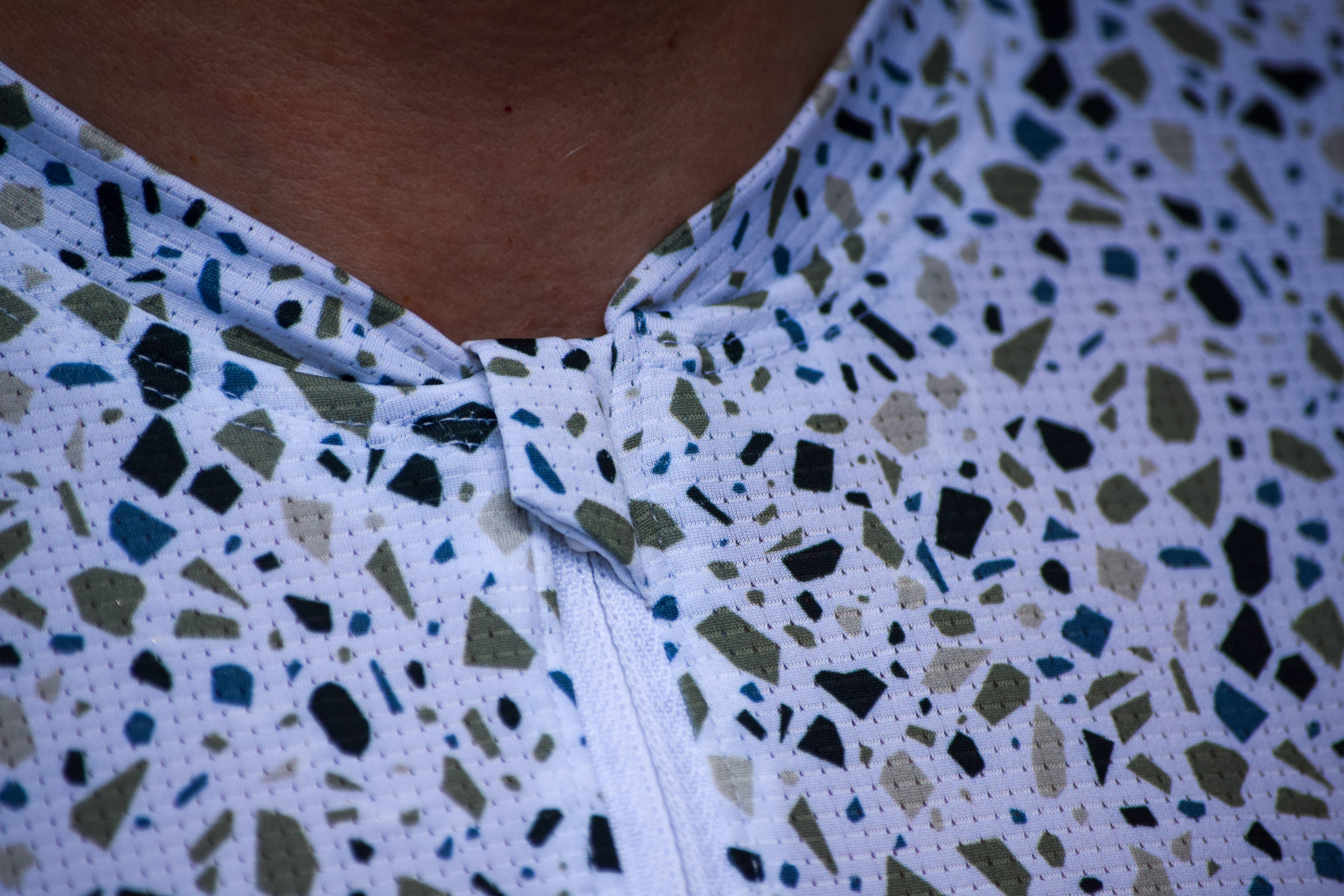 Haut vélo La roda Made in France col de la Madone vert olive