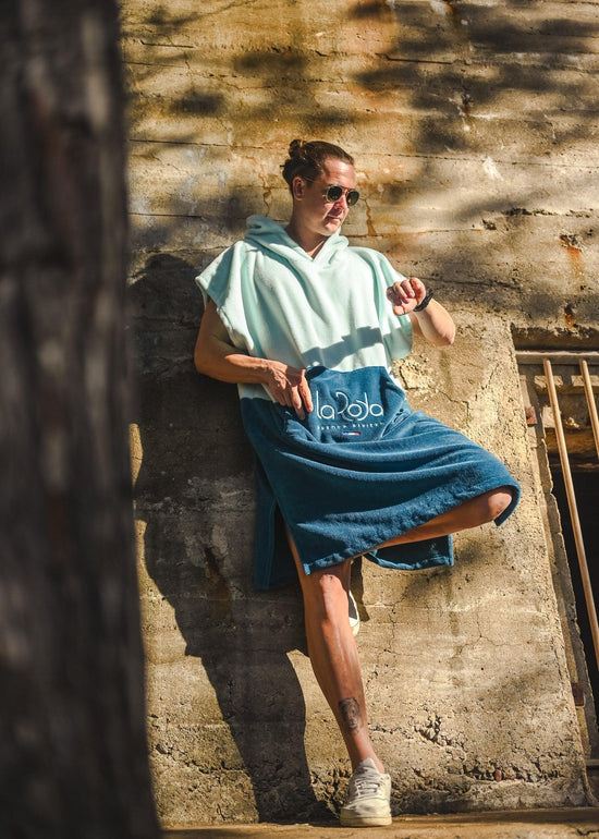 Poncho de Bain Adulte La Roda - Bleu bicolore - Ultra-Absorbant et Rapide à Sécher