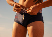 Détail slip de bain bleu homme la roda