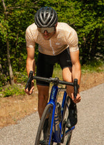 Cycliste en maillot vélo homme  la roda 