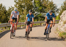 Cyclistes en haut de vélo été la roda 